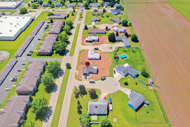 530 CATTAIL COURT, New London, WI 54961