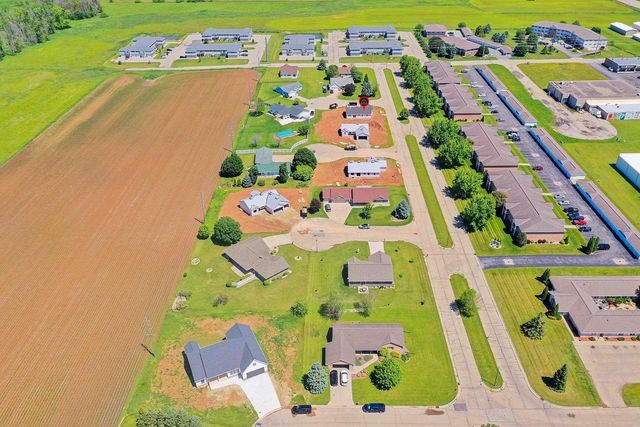 530 CATTAIL COURT, New London, WI 54961