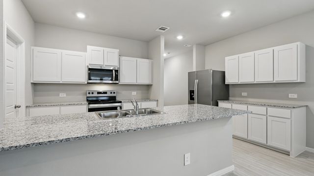 3105 PECAN FARM Lane, Fort Worth, TX 76140
