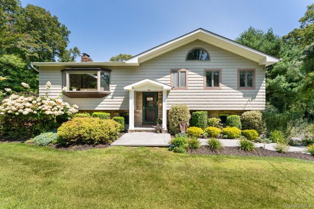 25 Brewster Avenue, Northport, NY 11768