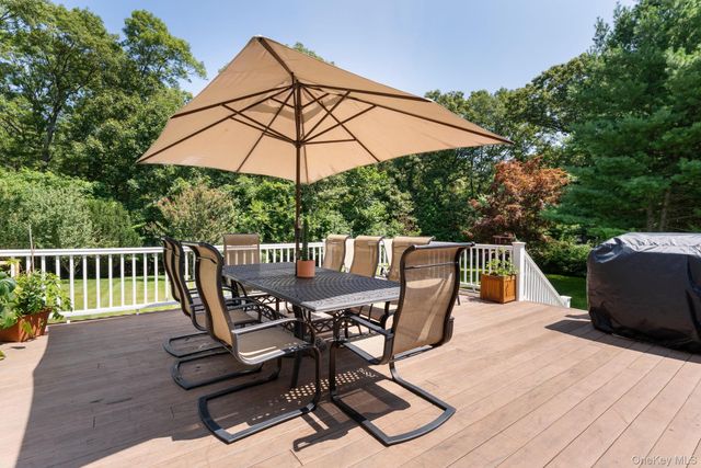25 Brewster Avenue, Northport, NY 11768