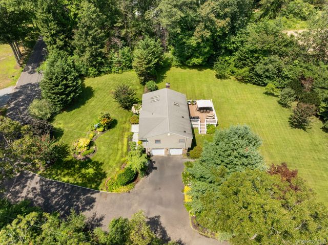 25 Brewster Avenue, Northport, NY 11768