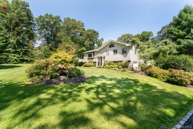 25 Brewster Avenue, Northport, NY 11768