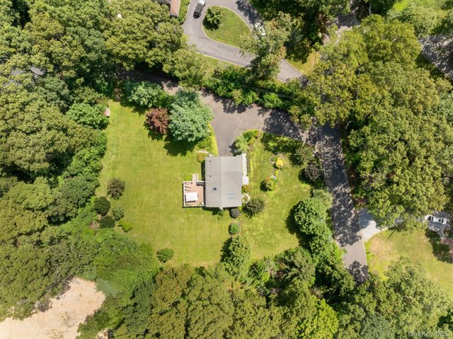 25 Brewster Avenue, Northport, NY 11768