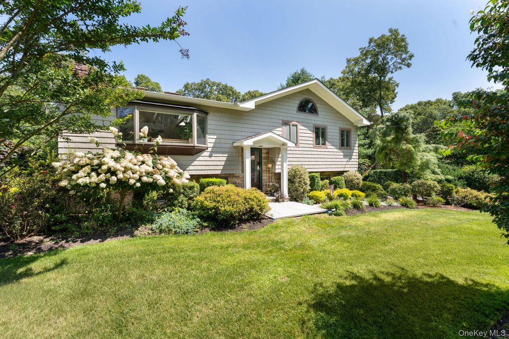 25 Brewster Avenue, Northport, NY 11768 — photo 3