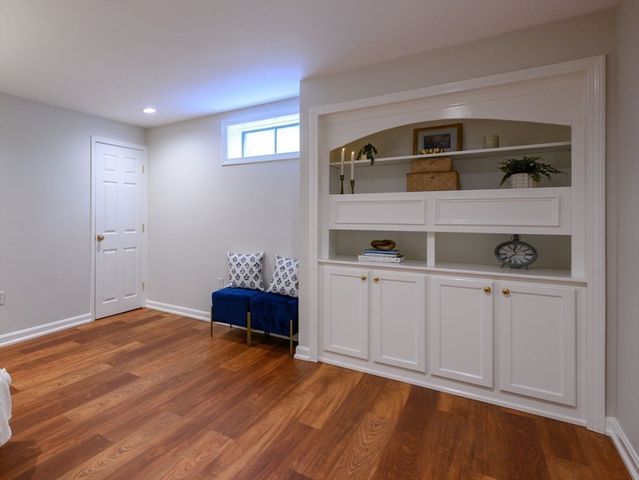 1 Brewer Way, Hingham, MA 02043