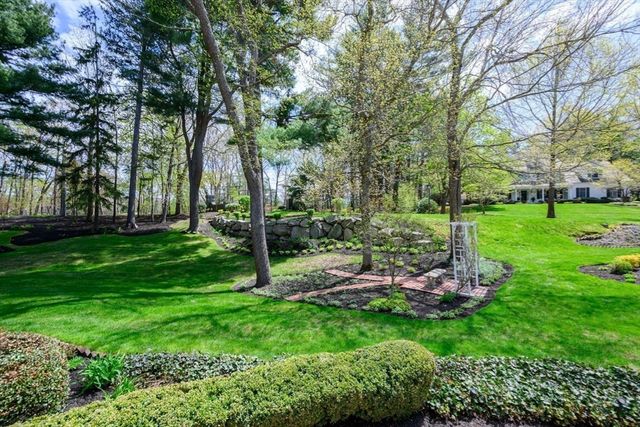 1 Brewer Way, Hingham, MA 02043