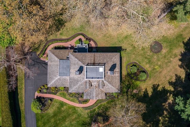 1 Brewer Way, Hingham, MA 02043