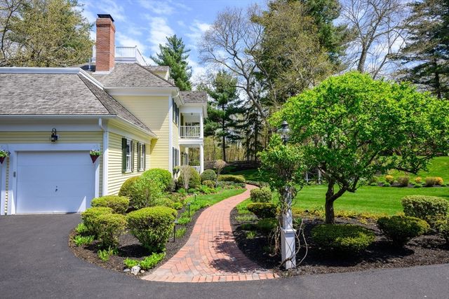 1 Brewer Way, Hingham, MA 02043