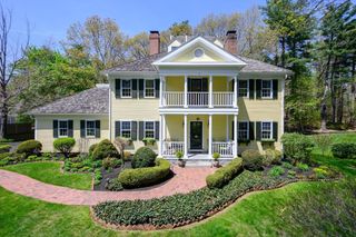 1 Brewer Way, Hingham, MA 02043