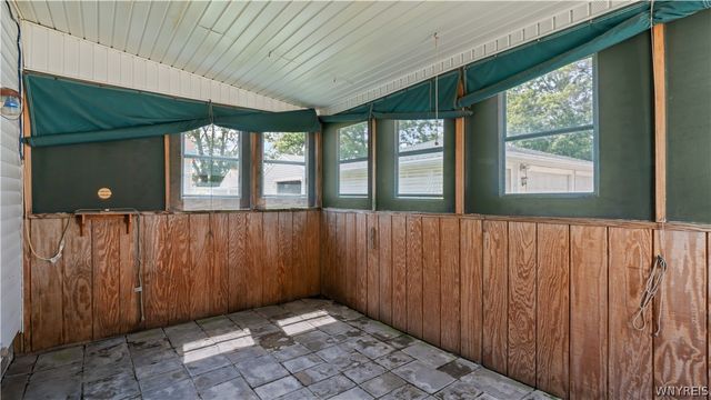 156 Two Mile Creek Road, Tonawanda, NY 14150
