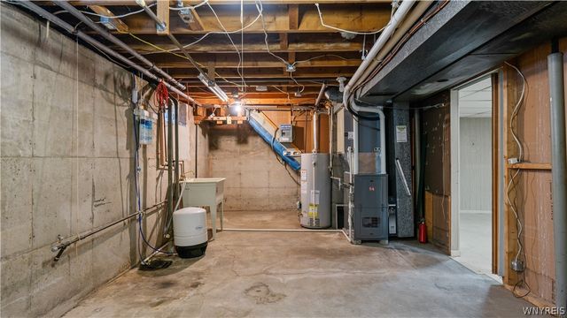 156 Two Mile Creek Road, Tonawanda, NY 14150