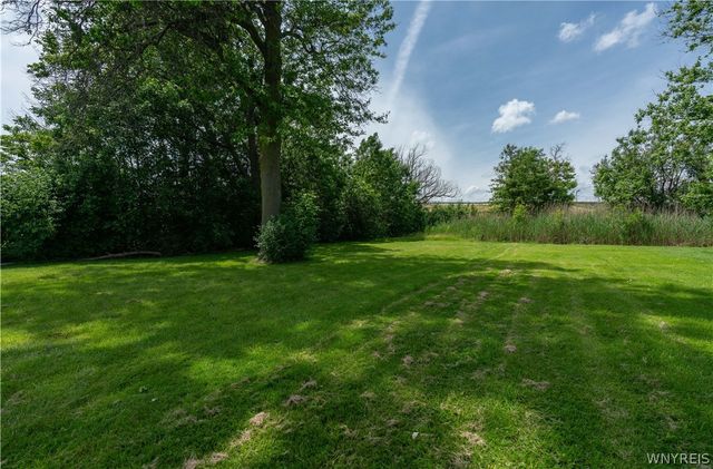 156 Two Mile Creek Road, Tonawanda, NY 14150