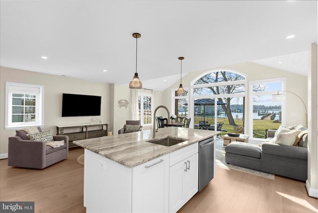 3738 BAY DR, Edgewater, MD 21037