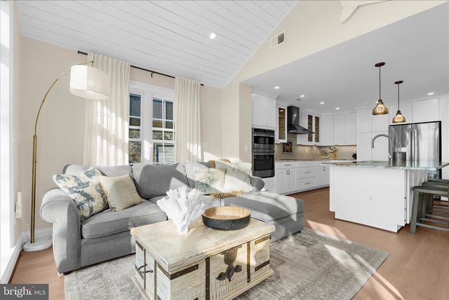 3738 BAY DR, Edgewater, MD 21037