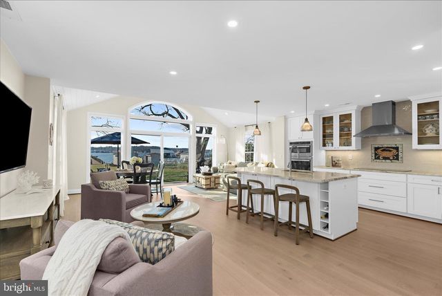 3738 BAY DR, Edgewater, MD 21037