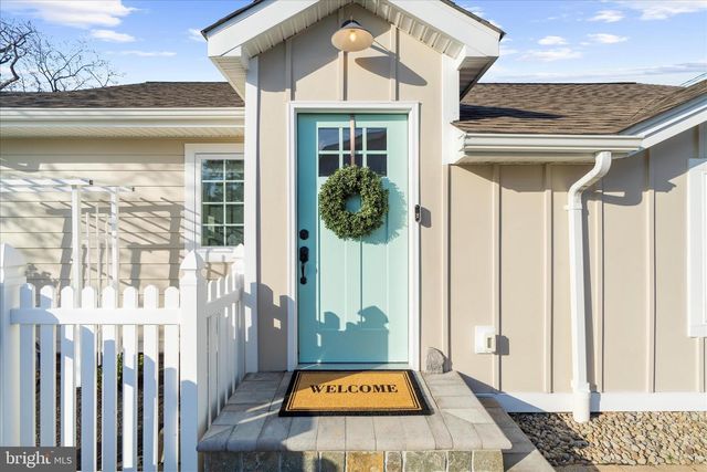 3738 BAY DR, Edgewater, MD 21037