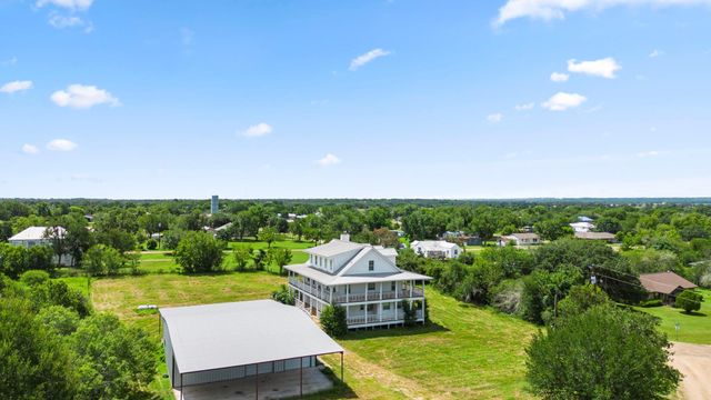 812 W Tobias Road, Ellinger, TX 78938