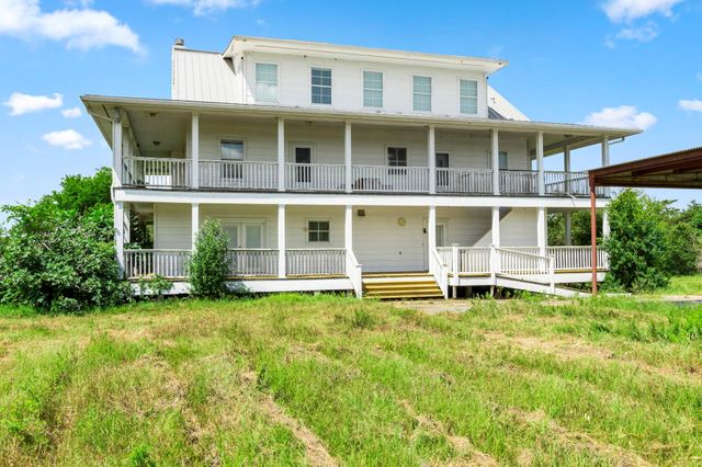 812 W Tobias Road, Ellinger, TX 78938