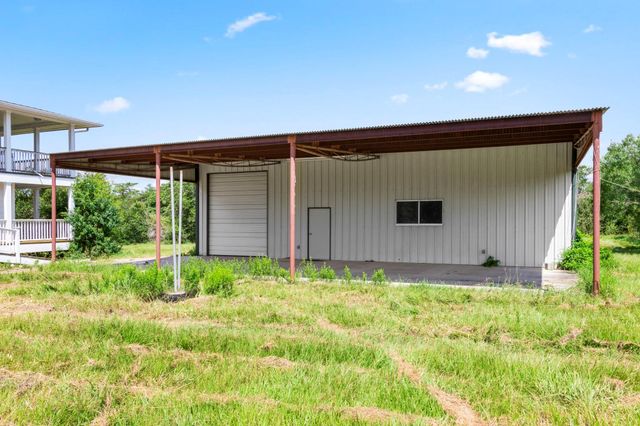 812 W Tobias Road, Ellinger, TX 78938