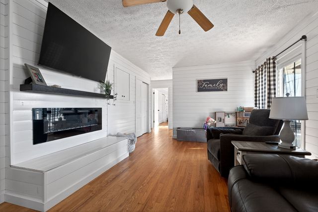 513 N Spring St, Sparta, TN 38583