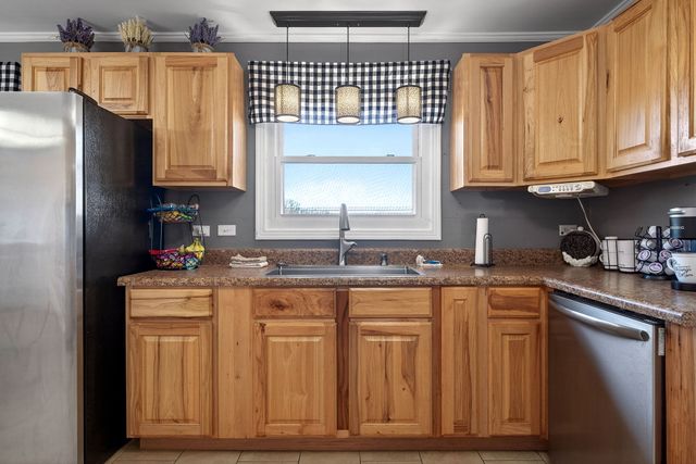 513 N Spring St, Sparta, TN 38583