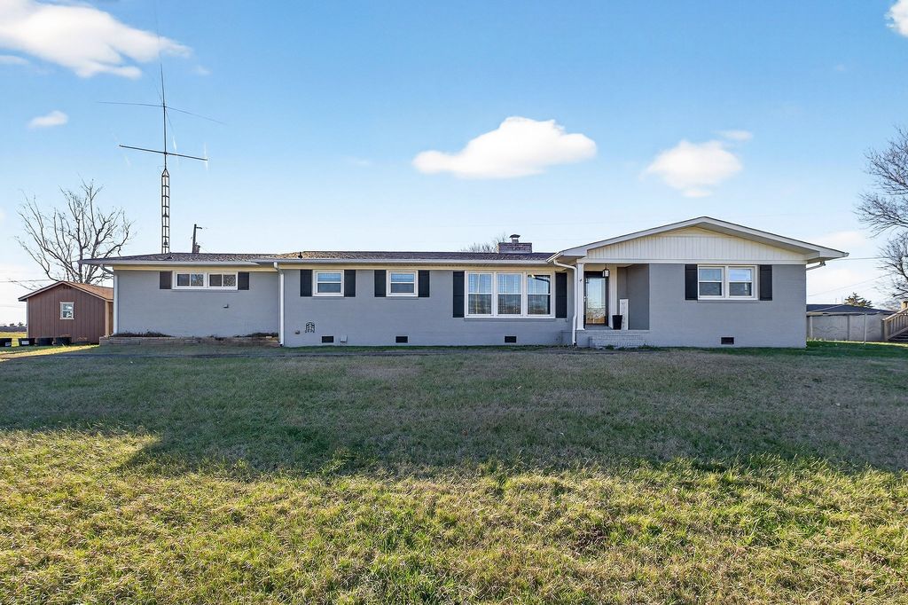 513 N Spring St, Sparta, TN 38583