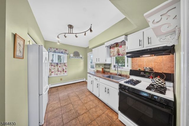 58 Somerset St, Somerville Boro, NJ 08876
