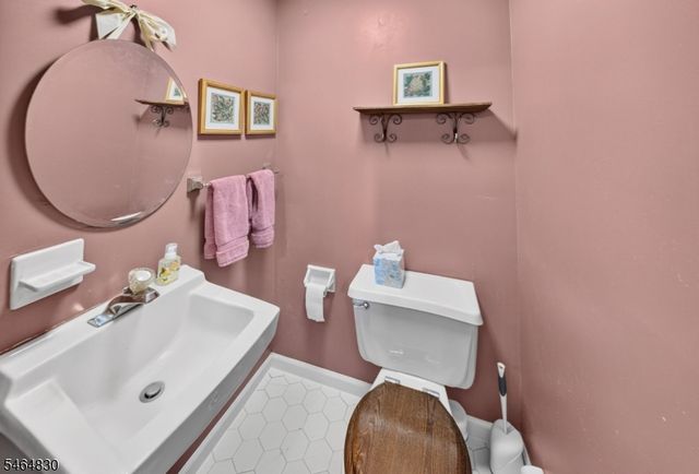 58 Somerset St, Somerville Boro, NJ 08876