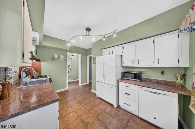58 Somerset St, Somerville Boro, NJ 08876