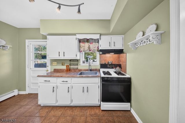 58 Somerset St, Somerville Boro, NJ 08876