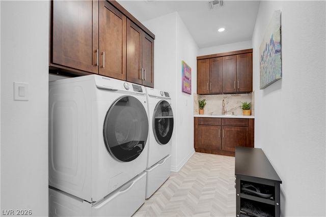 7260 Grace Estate Avenue, Las Vegas, NV 89113