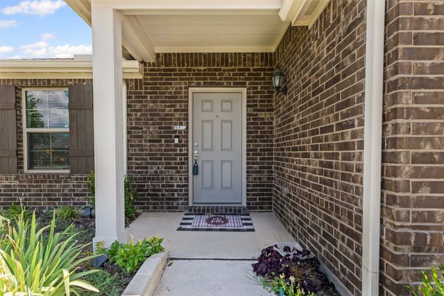 508 Bronze Forest Drive, Fort Worth, TX 76131