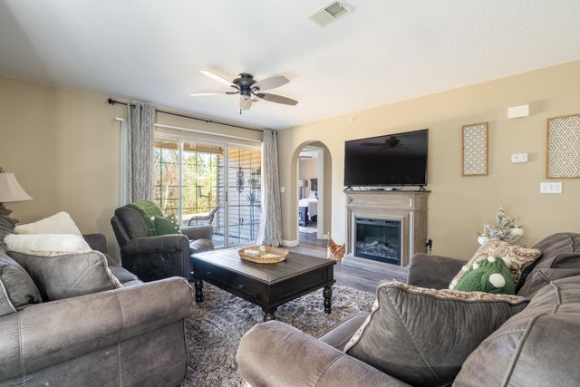 155 W Rockford Drive 1, Branson, MO 65616