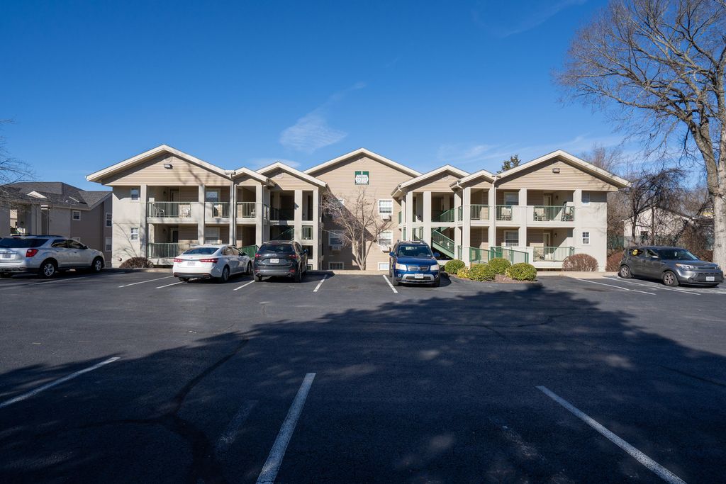 155 W Rockford Drive 1, Branson, MO 65616
