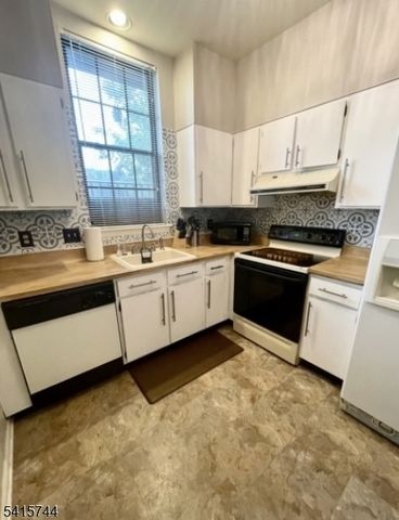 70 Wood Duck Ct, Allamuchy Twp., NJ 07840