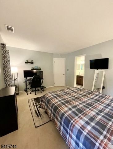 70 Wood Duck Ct, Allamuchy Twp., NJ 07840