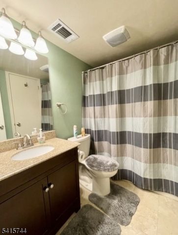 70 Wood Duck Ct, Allamuchy Twp., NJ 07840