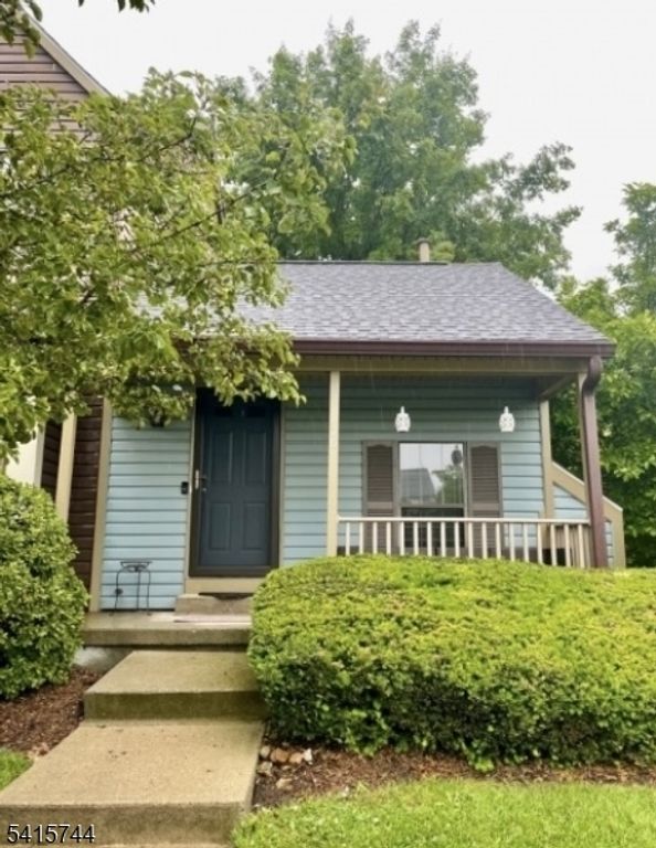 70 Wood Duck Ct, Allamuchy Twp., NJ 07840