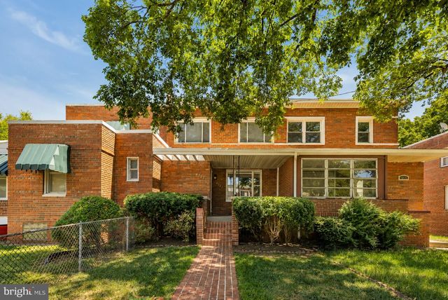 4727 8TH ST NE, Washington, DC 20017