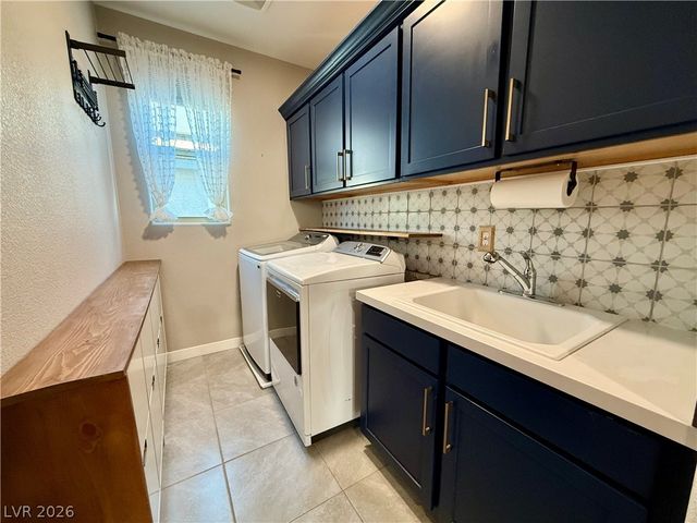 936 East Sunset Road, Henderson, NV 89011