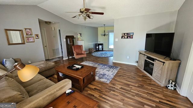 391 Maple Ridge Drive, Jackson, GA 30233