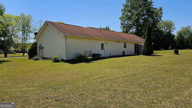 391 Maple Ridge Drive, Jackson, GA 30233