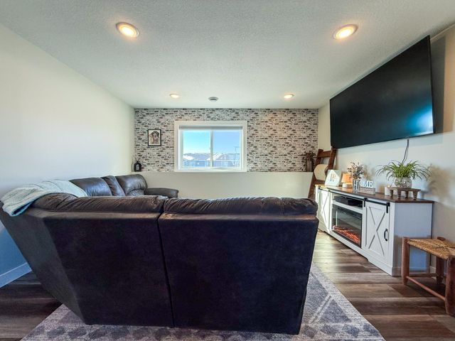 888 7th Avenue, Wanamingo, MN 55983