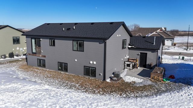 888 7th Avenue, Wanamingo, MN 55983