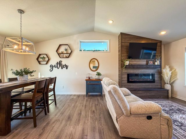 888 7th Avenue, Wanamingo, MN 55983