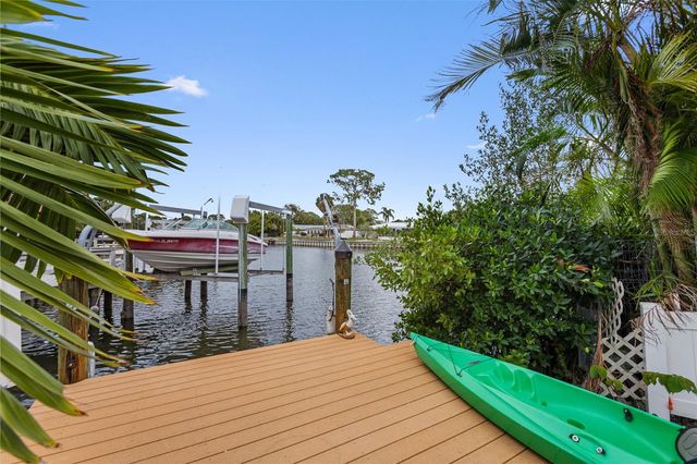 4681 CARSON STREET NE, St Petersburg, FL 33703