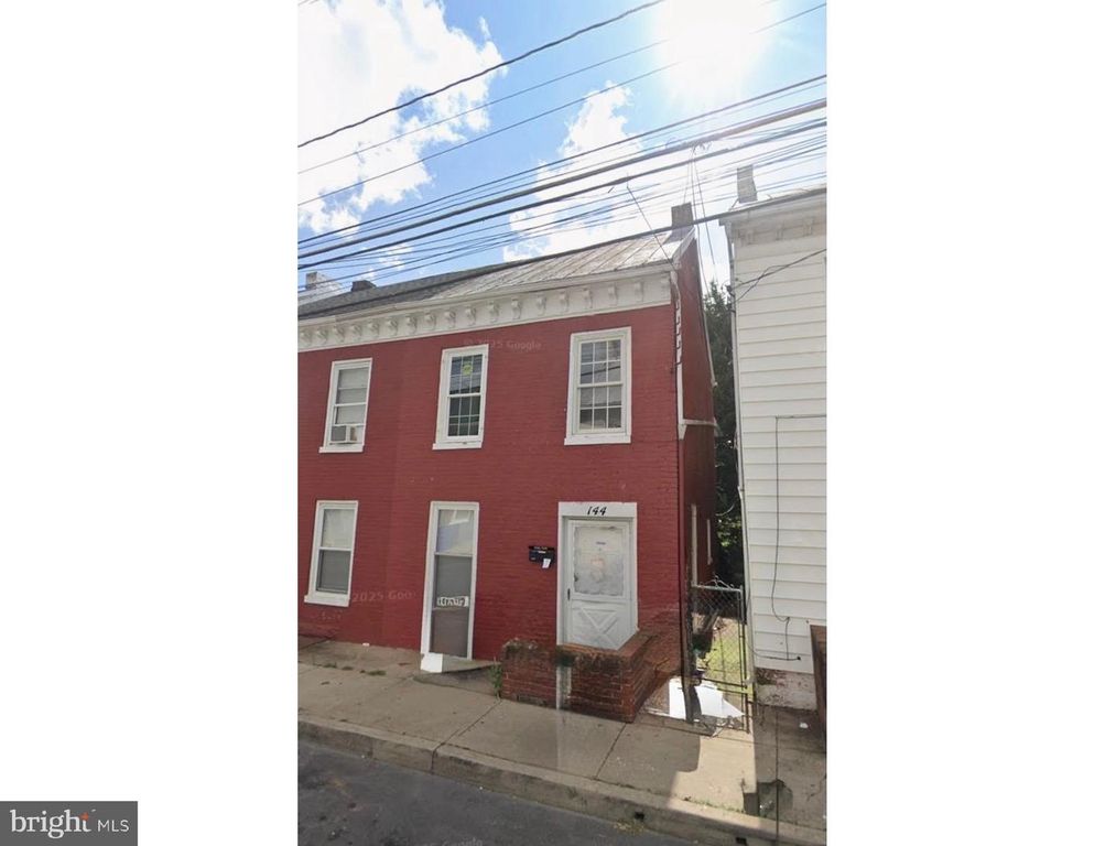 144 S LOCUST ST, Hagerstown, MD 21740