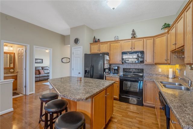 3668 Redhead Terrace, Clay, NY 13090