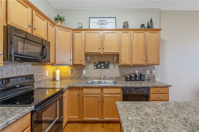 3668 Redhead Terrace, Clay, NY 13090